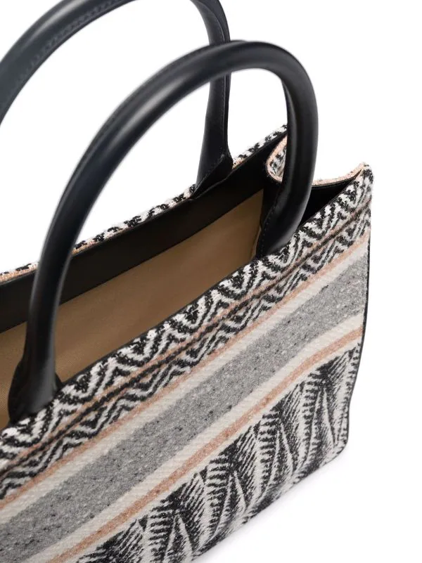 ( Neue Saison ) Maje 2517 BLACK Shopper Mit Logo-Patches Damen 6 ( Neue Saison ) Maje 2517 BLACK Shopper Mit Logo-Patches Damen - Image 4