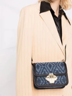 ( Neue Saison ) Maje Geometrisch Gemusterte Umhängetasche INDIGO 10 ( Neue Saison ) Maje Geometrisch Gemusterte Umhängetasche INDIGO -Maje Verkäufe 2024 17691928 38749238 600