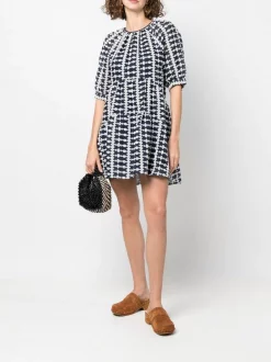 ( Neue Saison ) Maje Kleid Mit Geometrischem Muster D009 NAVY / ECRU 8 ( Neue Saison ) Maje Kleid Mit Geometrischem Muster D009 NAVY / ECRU -Maje Verkäufe 2024 18034075 38982520 600