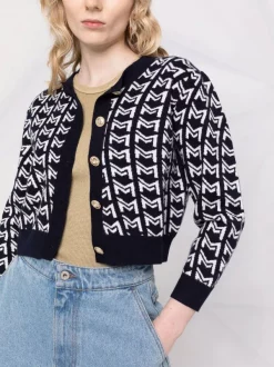 ( Neue Saison ) Maje 0103 NAVY Cardigan Mit Monogramm Damen -Maje Verkäufe 2024 18034163 38222682 600